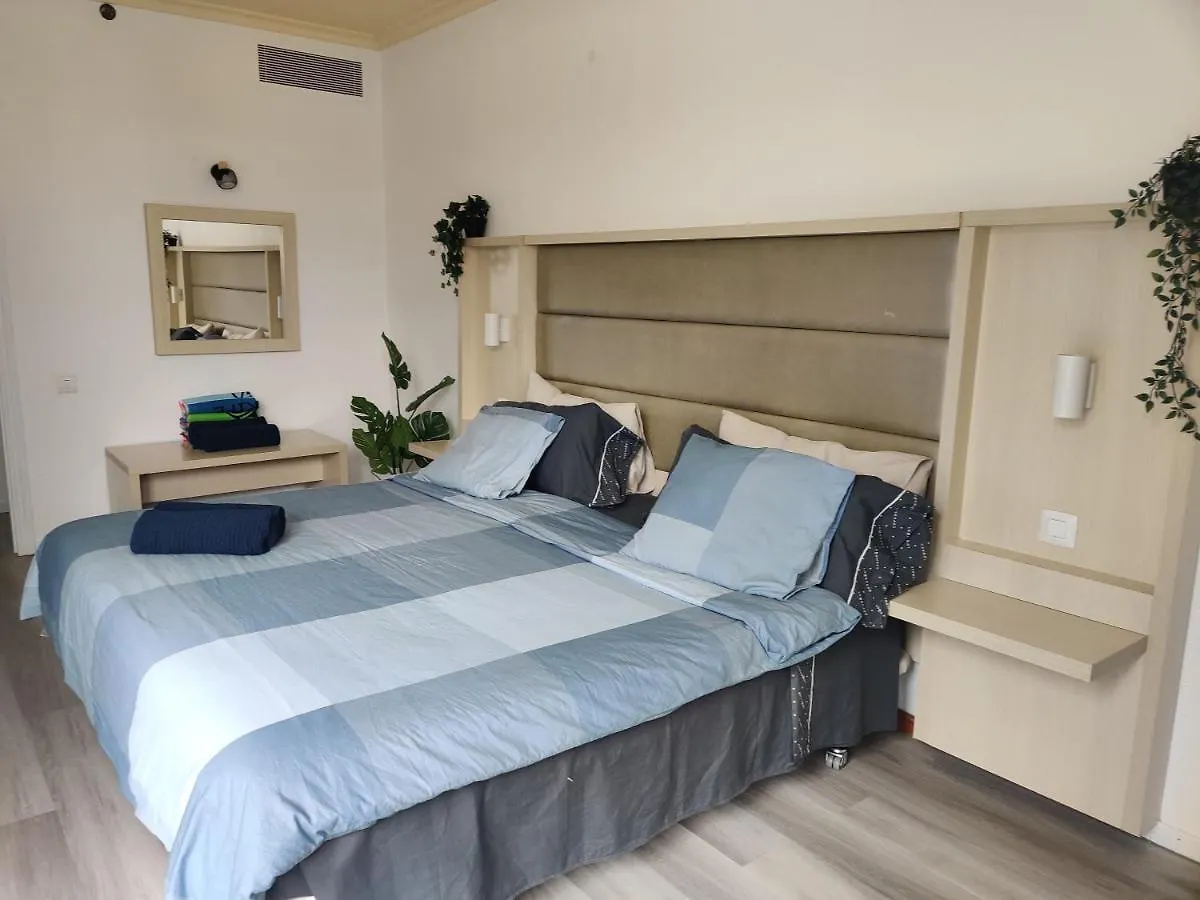 Apartahotel Luxury Apartment With Pool View Costa Adeje  España